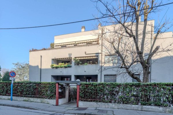 appartamento in vendita a Segrate in zona Redecesio