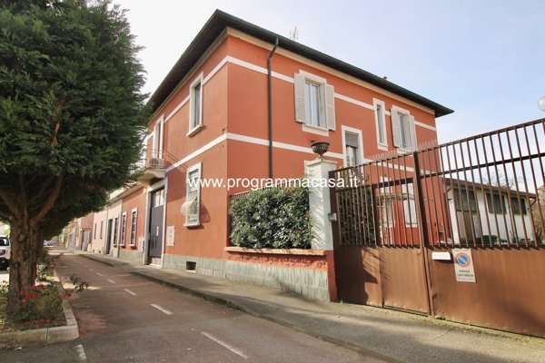 casa indipendente in vendita a Segrate in zona Milano 2