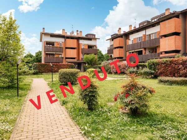 appartamento in vendita a Segrate in zona Lavanderie