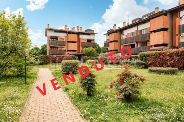 appartamento in vendita a Segrate in zona Lavanderie