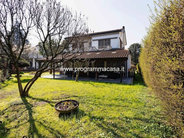 casa indipendente in vendita a Segrate