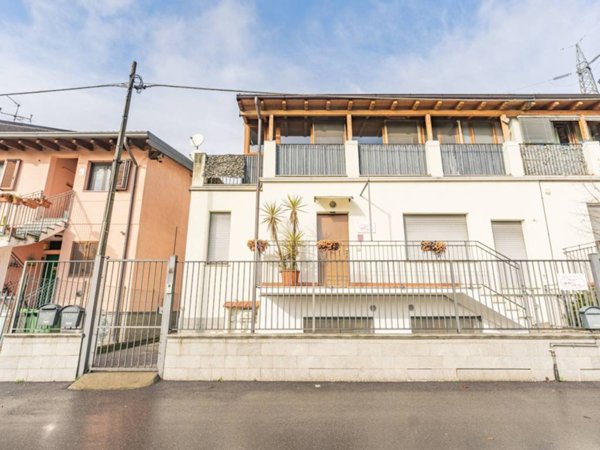 casa indipendente in vendita a Segrate