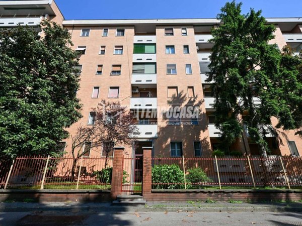 appartamento in vendita a Segrate in zona Redecesio