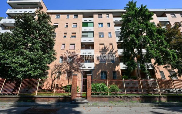 appartamento in vendita a Segrate in zona Redecesio