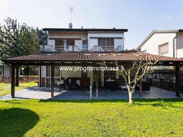 casa indipendente in vendita a Segrate