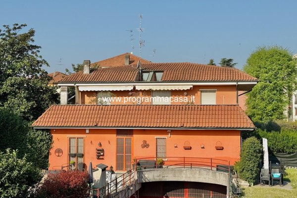 casa indipendente in vendita a Segrate