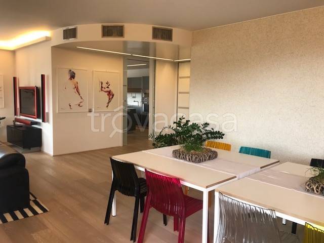 appartamento in vendita a Segrate in zona Milano 2