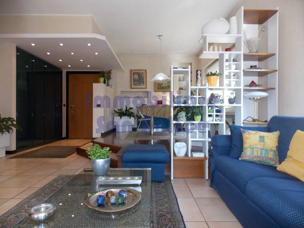 casa indipendente in vendita a Segrate in zona Novegro