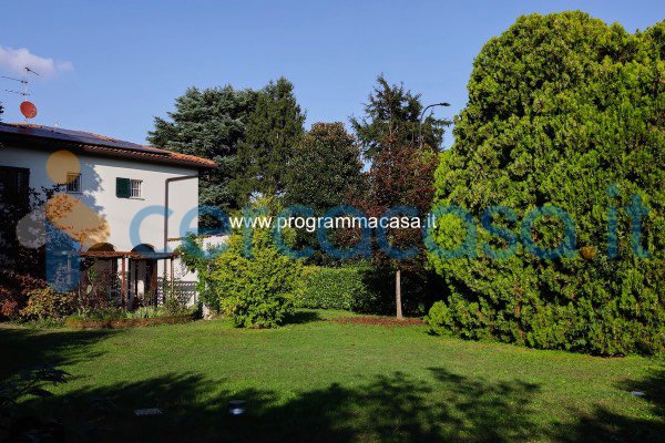 casa indipendente in vendita a Segrate