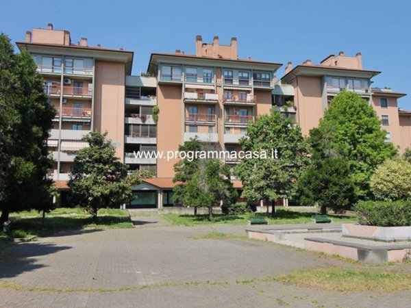 appartamento in vendita a Segrate in zona Redecesio