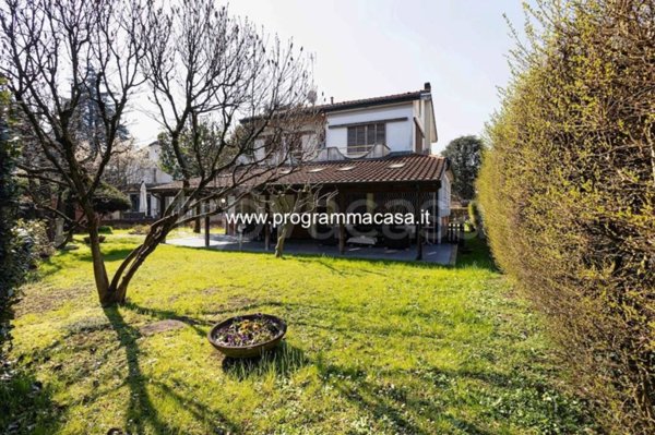 casa indipendente in vendita a Segrate