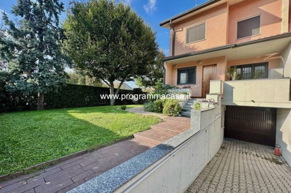 casa indipendente in vendita a Segrate