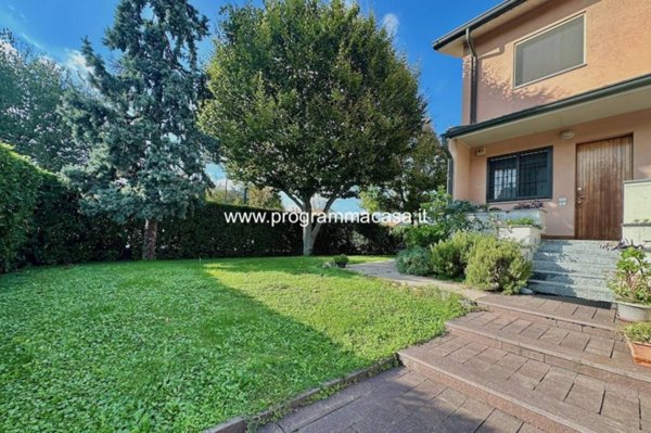 casa indipendente in vendita a Segrate