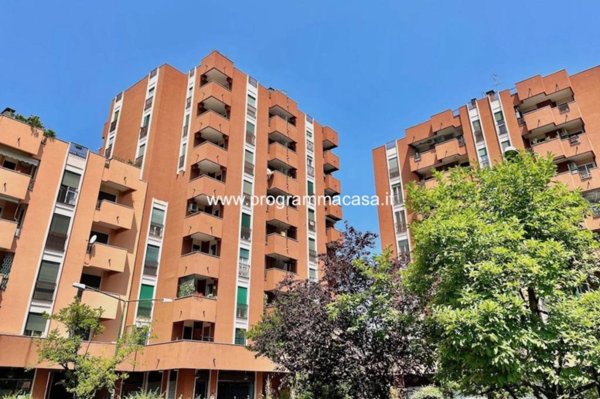 appartamento in vendita a Segrate in zona Redecesio