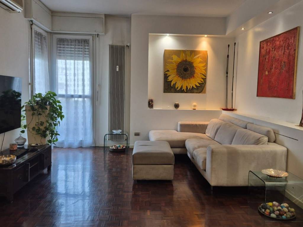 appartamento in vendita a Segrate in zona Novegro