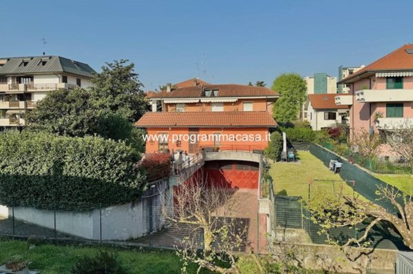 casa indipendente in vendita a Segrate