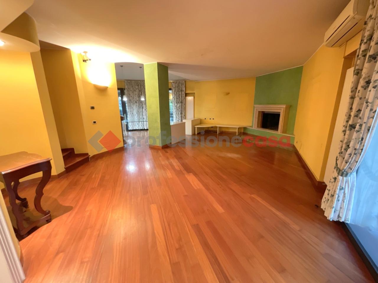 casa indipendente in vendita a Segrate