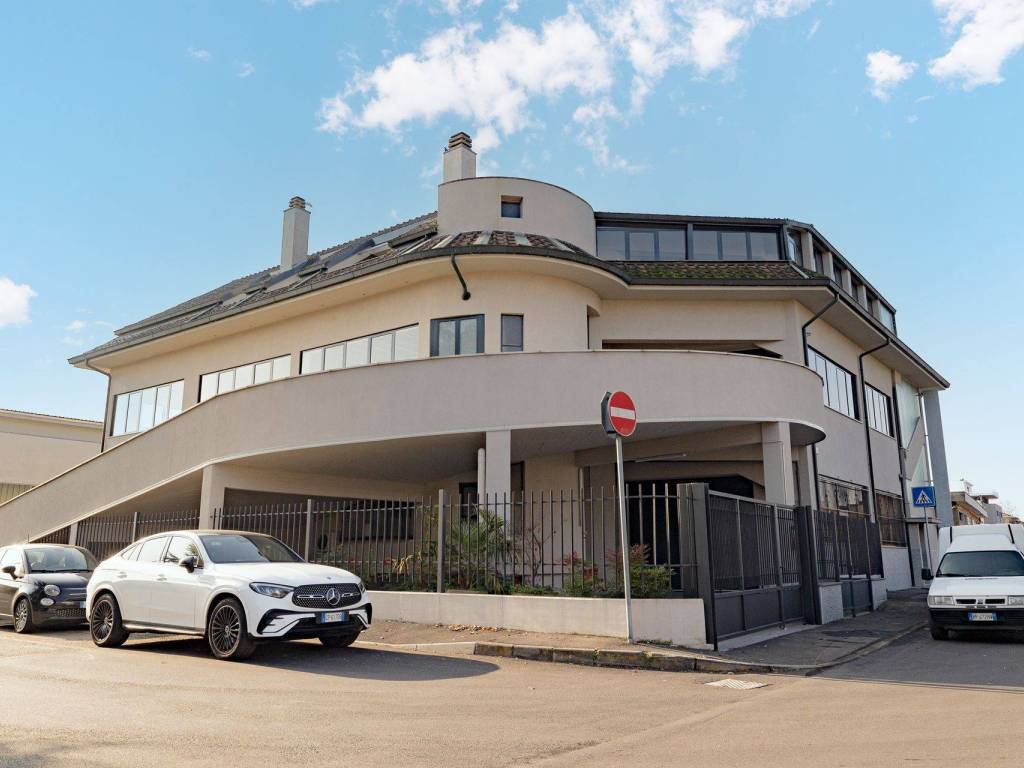 casa indipendente in vendita a Segrate in zona Novegro