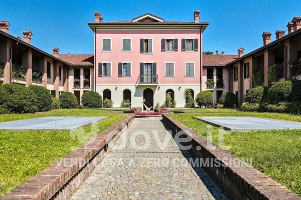 appartamento in vendita a Segrate in zona Redecesio