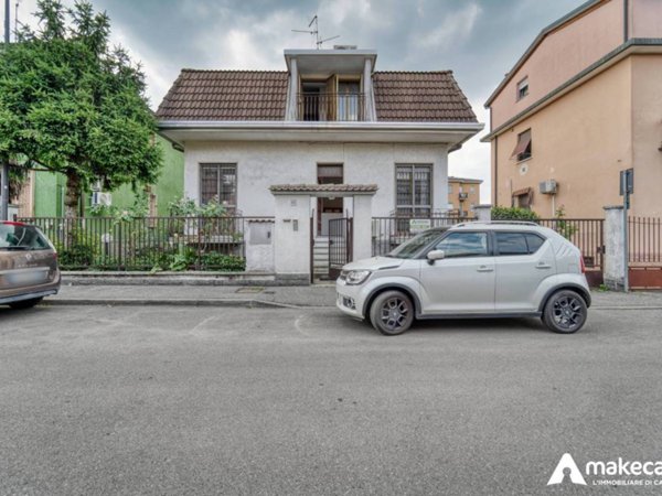 casa indipendente in vendita a Segrate