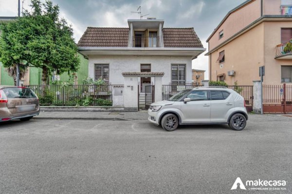 casa indipendente in vendita a Segrate
