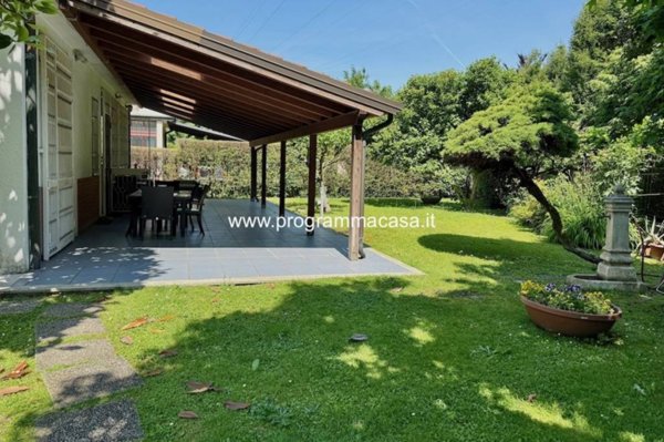 casa indipendente in vendita a Segrate
