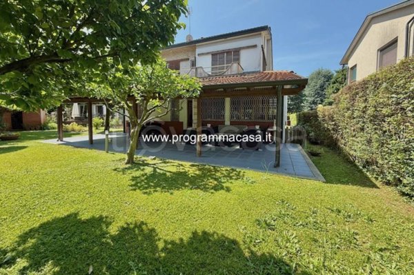 casa indipendente in vendita a Segrate