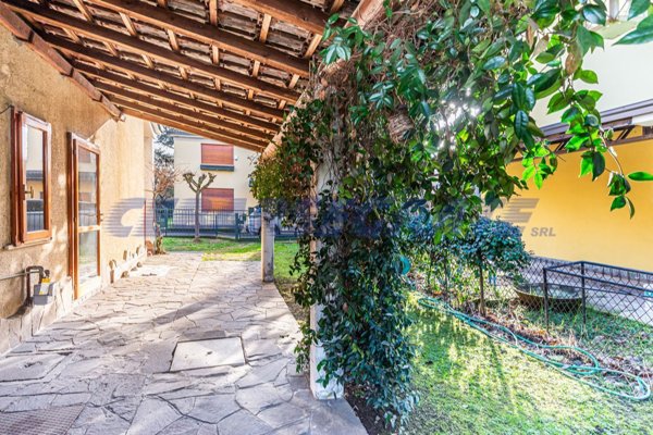 casa indipendente in vendita a Segrate