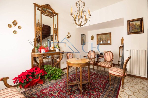 casa indipendente in vendita a Segrate