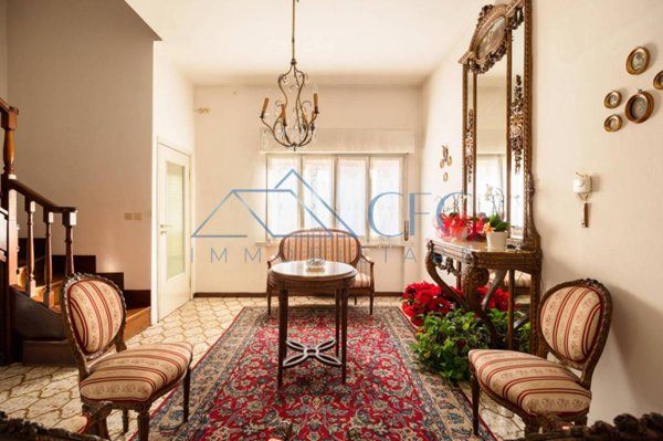 casa indipendente in vendita a Segrate