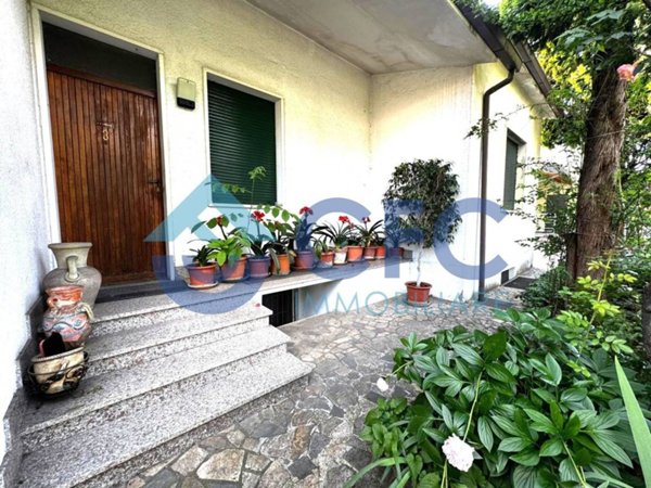 casa indipendente in vendita a Segrate