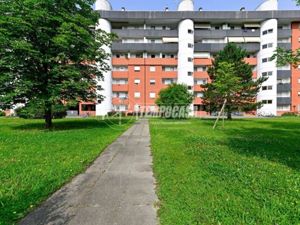 appartamento in vendita a Segrate in zona Rovagnasco
