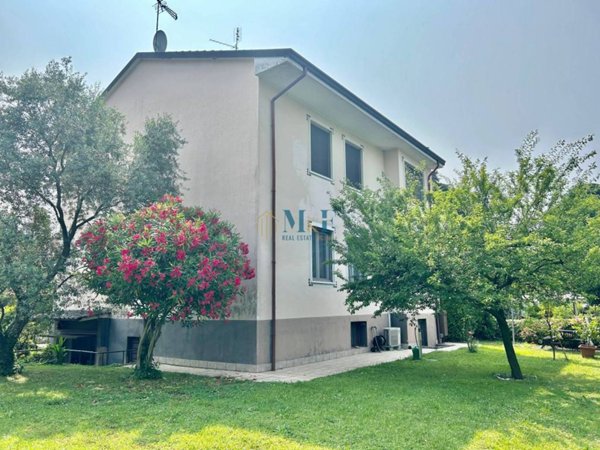 casa indipendente in vendita a Segrate