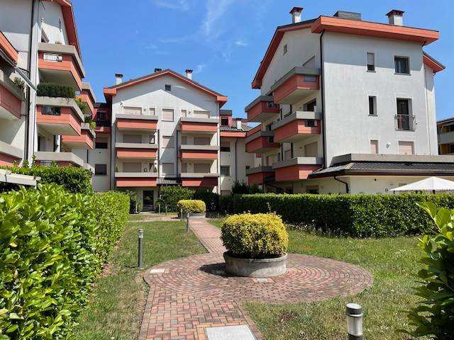 appartamento in vendita a Segrate in zona Novegro