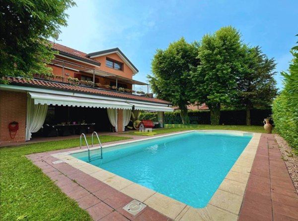 casa indipendente in vendita a Segrate