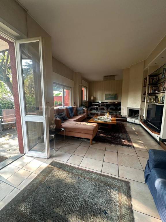 casa indipendente in vendita a Segrate in zona Novegro