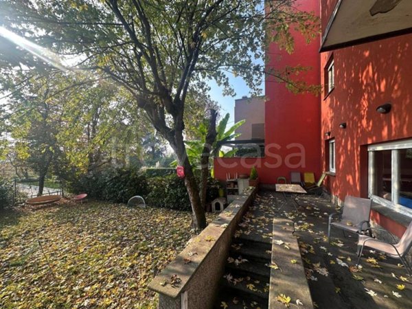 casa indipendente in vendita a Segrate in zona Novegro