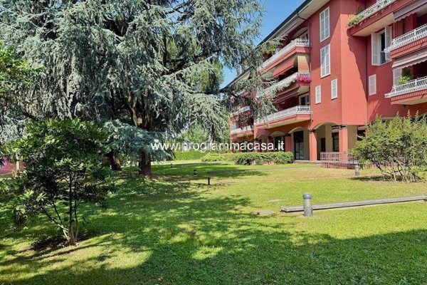appartamento in vendita a Segrate in zona Redecesio