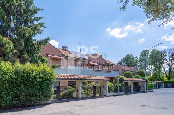 casa indipendente in vendita a Segrate