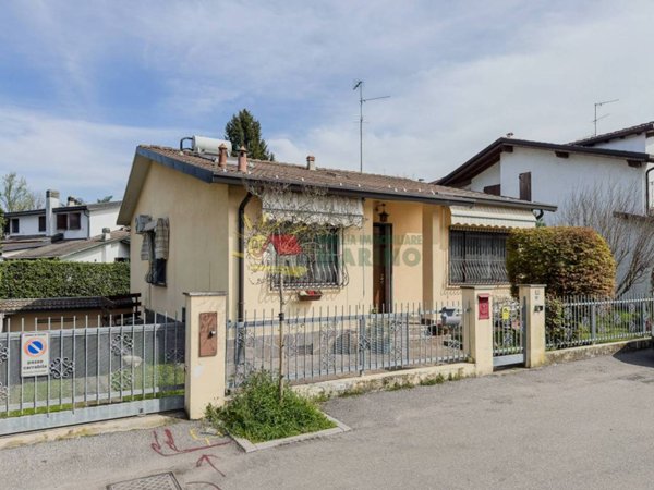 casa indipendente in vendita a Segrate