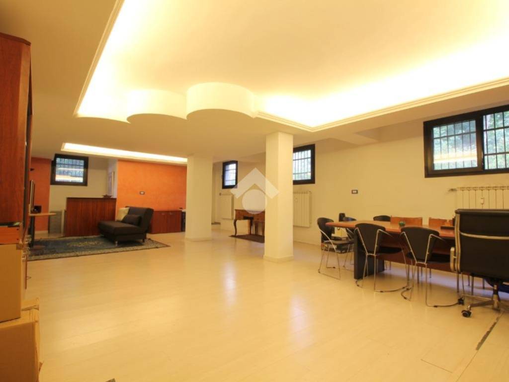 appartamento in vendita a Segrate in zona Novegro