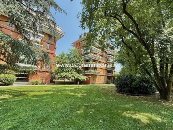 appartamento in vendita a Segrate in zona Milano 2