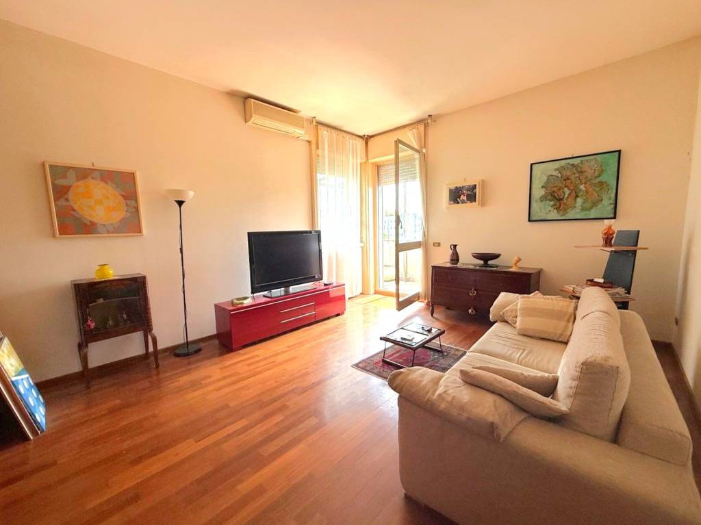 appartamento in vendita a Segrate in zona Novegro