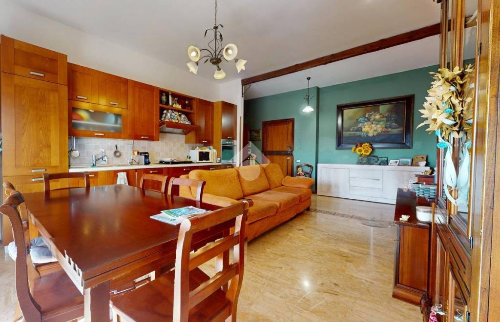 appartamento in vendita a Segrate in zona Redecesio