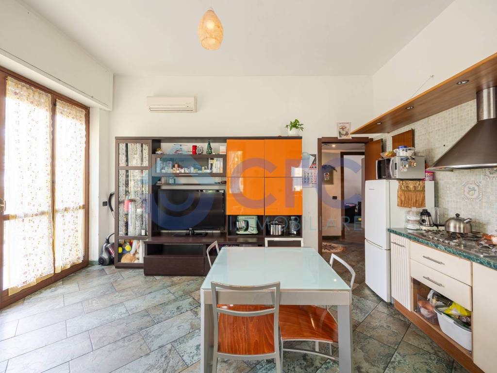 appartamento in vendita a Segrate in zona Redecesio