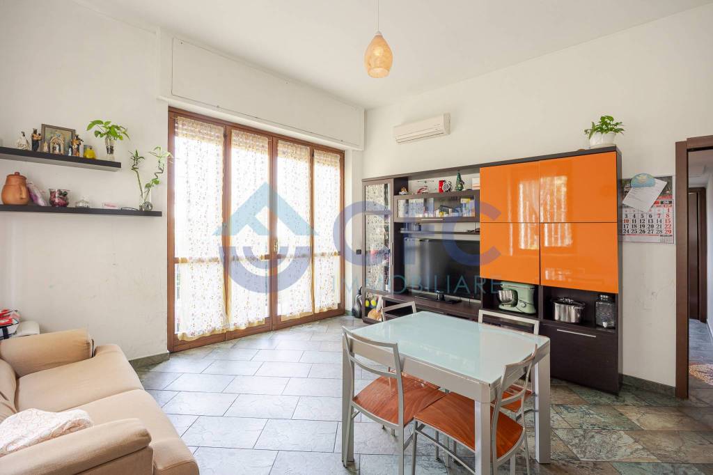 appartamento in vendita a Segrate in zona Redecesio