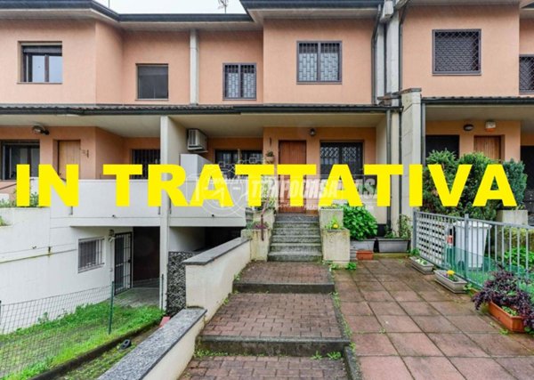 casa indipendente in vendita a Segrate in zona Redecesio