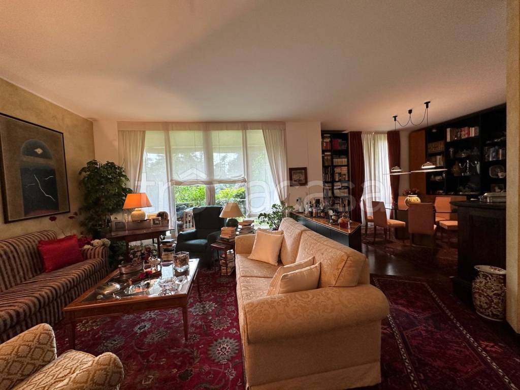 appartamento in vendita a Segrate in zona Milano 2