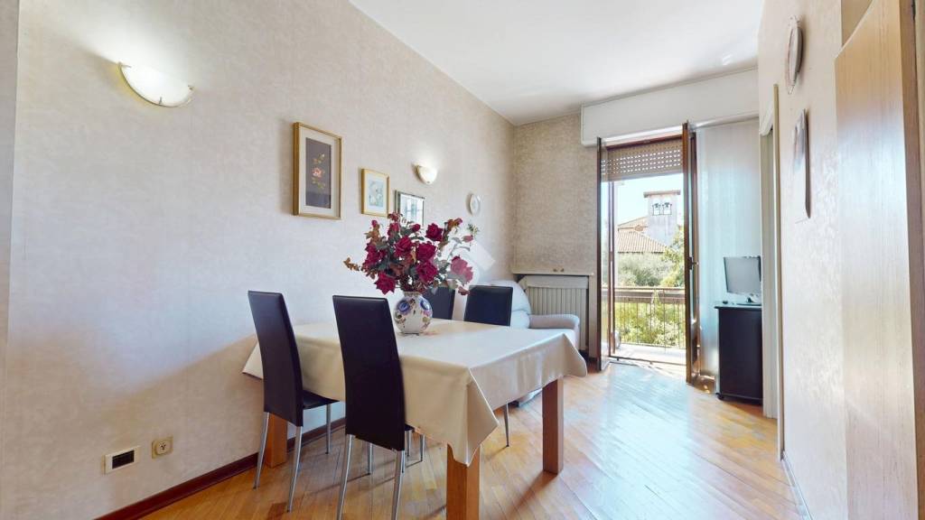 appartamento in vendita a Segrate in zona Redecesio