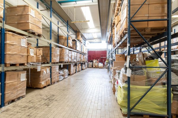 capannone in vendita a Segrate